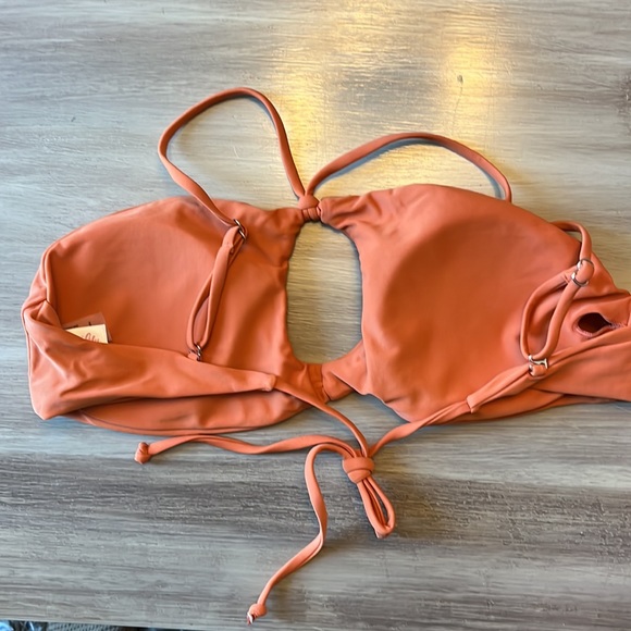 Pink lily bathing suit - Picture 3 of 10